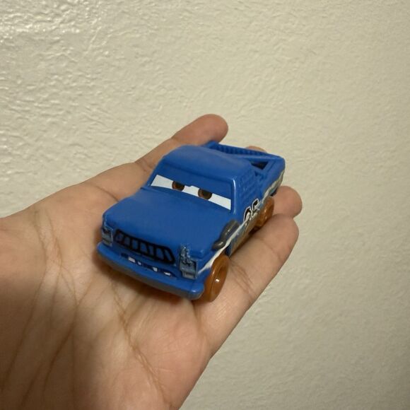 Disney Pixar Cars 3 Crazy 8 Crashers Thunder Hollow Broadside #25 Vehicle - Picture 1 of 5